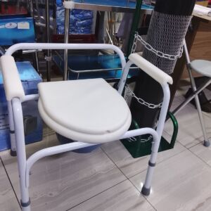 Commode chair